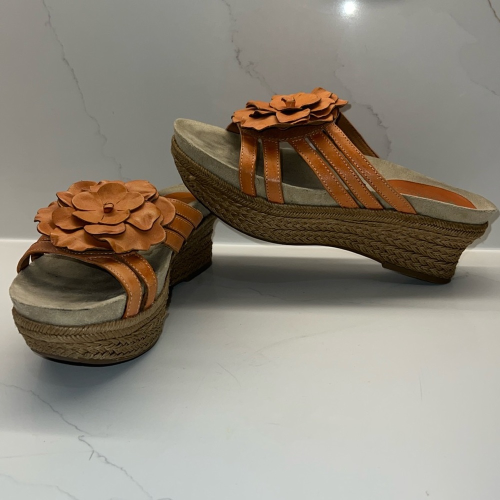 Earthies “VALENCIA” Orange leather, suede & weaved wedge heel sandals EUC sz 9 B